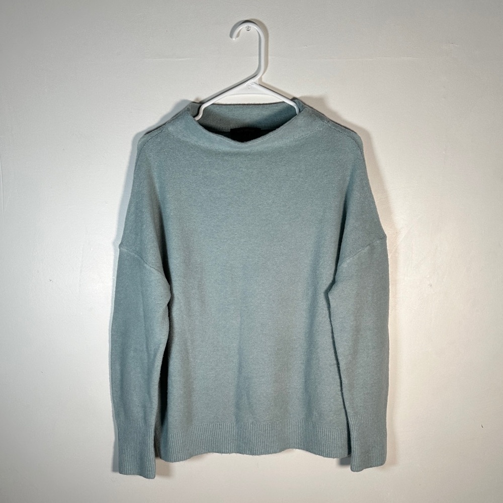 Ann Taylor Blue Knit Sweater Long Sleeve Cozy Classic Pullover Size M Minimalist